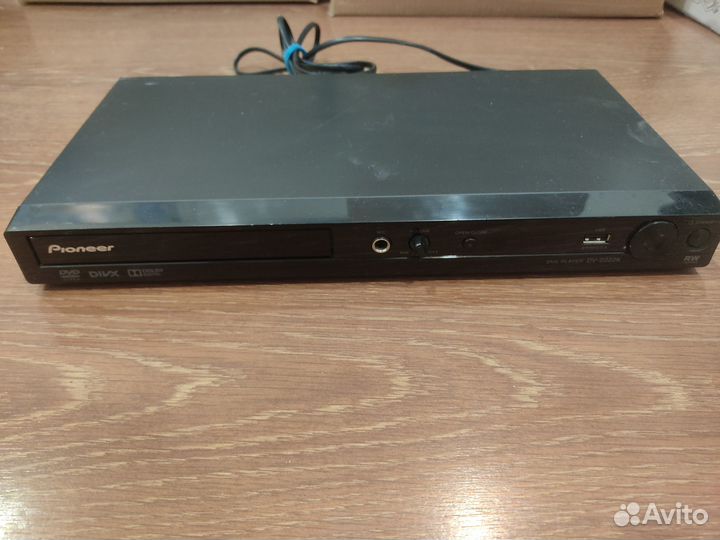 Dvd-плеер pioneer dv-2022k с дисками и микрофоном