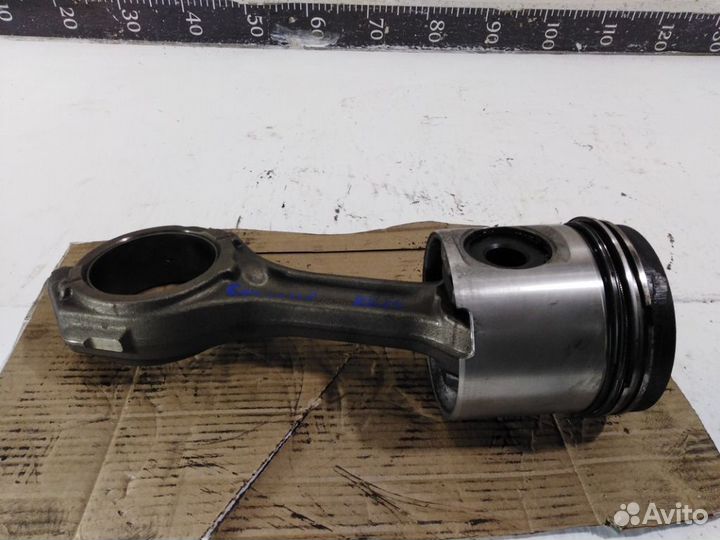 Поршень с шатуном Вольво