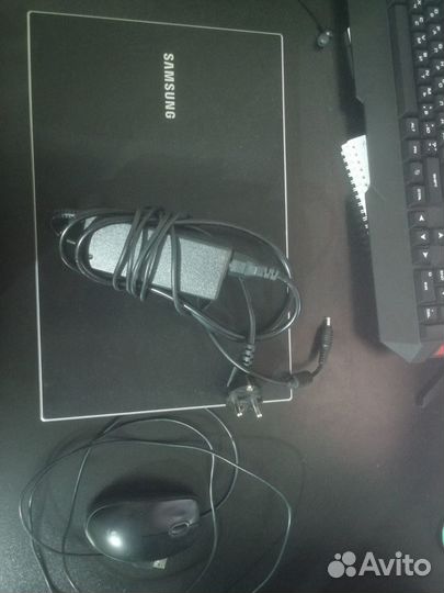 Ноутбук samsung NP305V5A