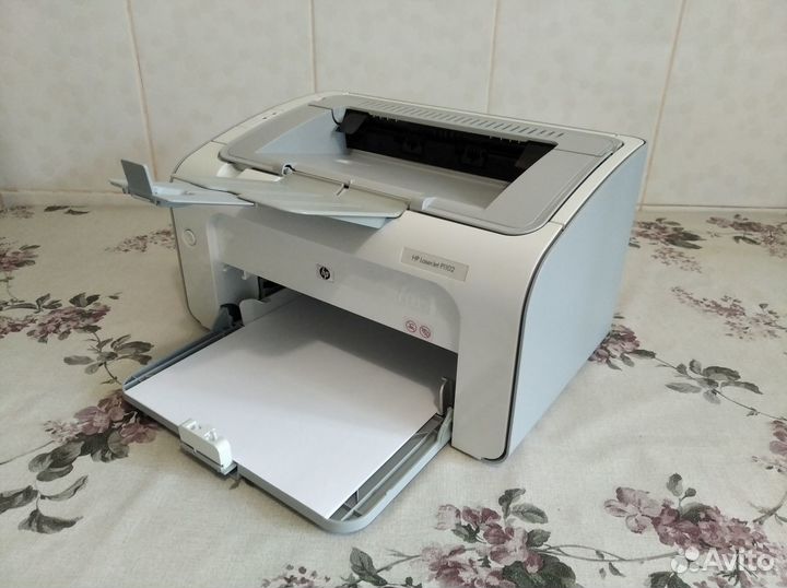 Принтер HP LaserJet Professional P1102 в хорошем с