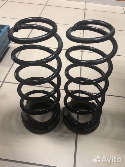 Пружина подвески Hyundai Solaris 2010-2017 задняя