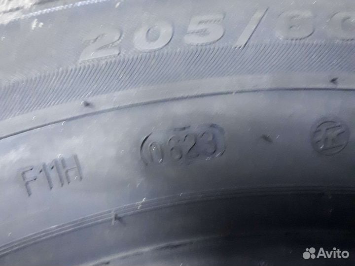 Viatti Strada Asimmetrico V-130 205/60 R16 92V