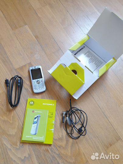 Телефон Motorola L6