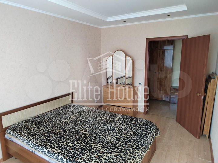 2-к. квартира, 55 м², 3/3 эт.