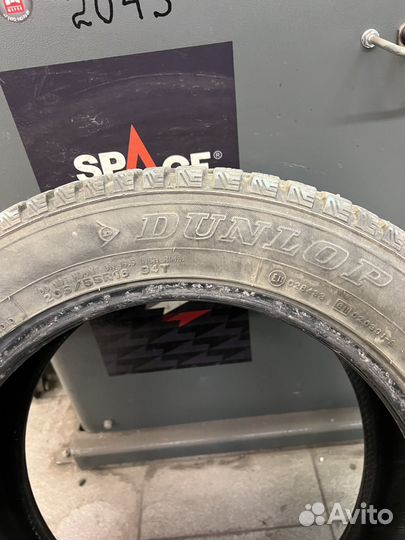 Dunlop SP Winter Ice 01 205/55 R16 94T