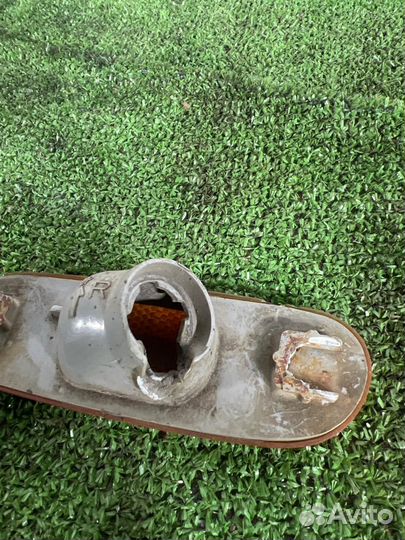 Повторитель бампера передний правый Toyota Celica