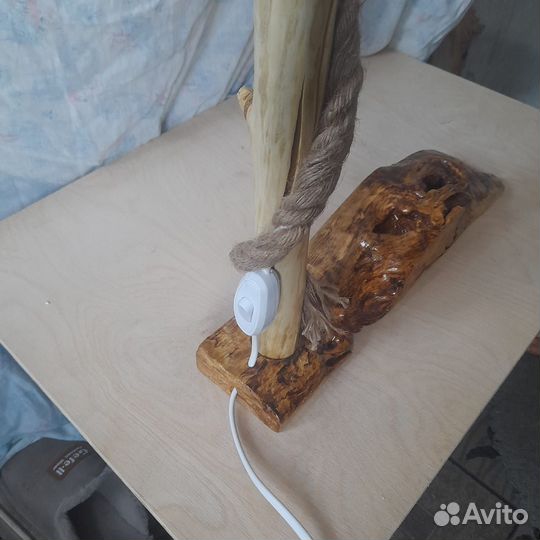 Светильник настольный