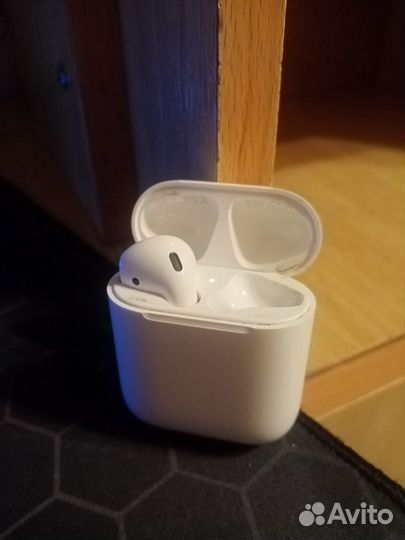 Наушники apple airpods левый + кейс