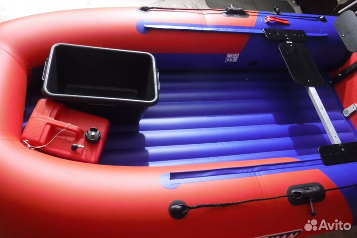 Продам Надувную лодку BoatsMan BT300A sport