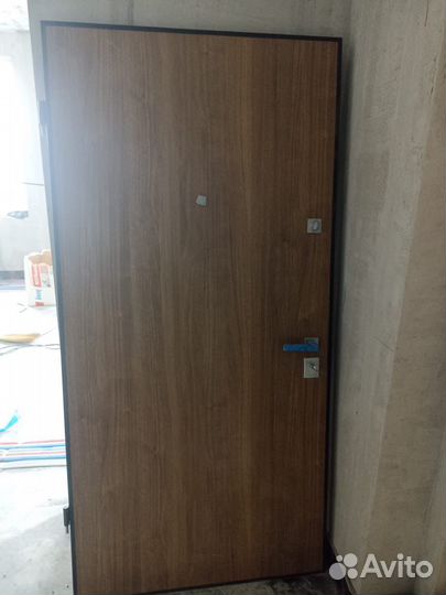 Металлическая дверь бу