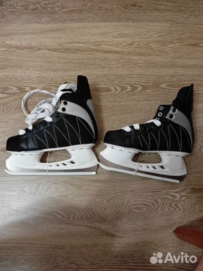Коньки хоккейные