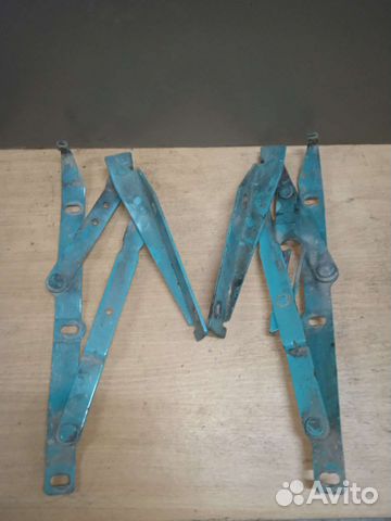 Петля капота Mercedes W638 Vito Мерседес 638