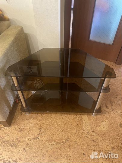 Стеклянная тумба для телевизора