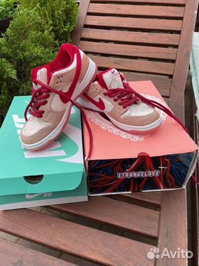 Кроссовки nike dunk low strange love