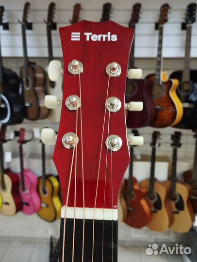 Акустическая гитара