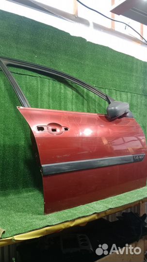 Передняя правая дверь Renault Megane 2