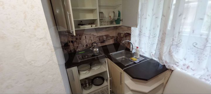 2-к. квартира, 35 м², 1/3 эт.