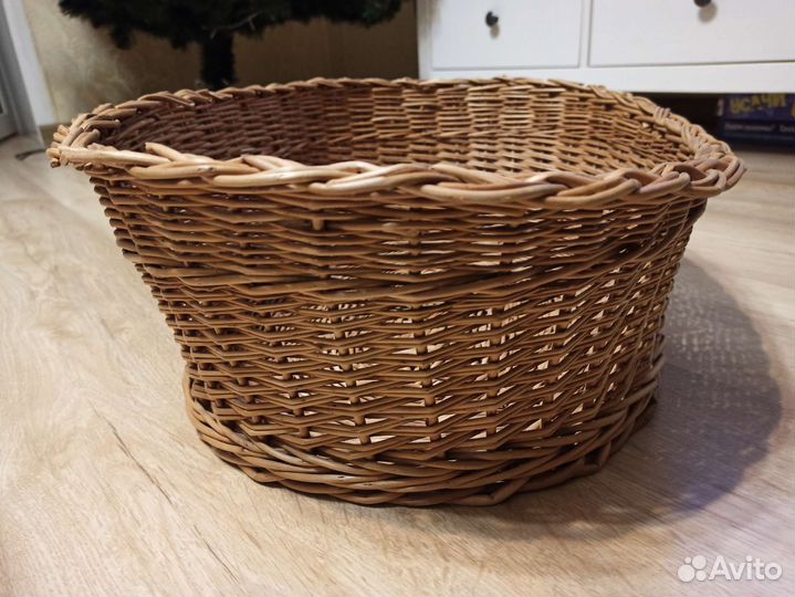 Корзинка для питомца из лозы