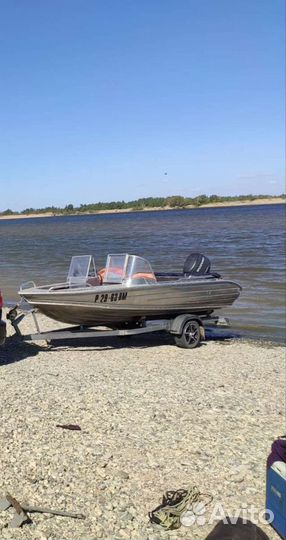 Продаю моторную лодку