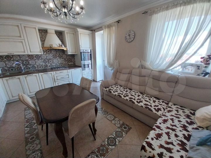 3-к. квартира, 81 м², 8/9 эт.