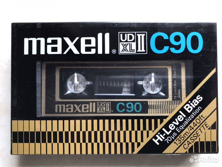 Аудиокассеты в упаковке Maxell, Sony, TDK