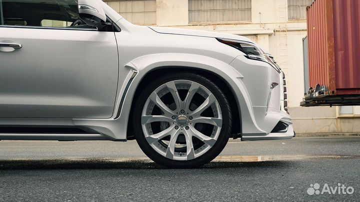 Lexus LX570 2015+ Расширители арок Wald M7OQ5