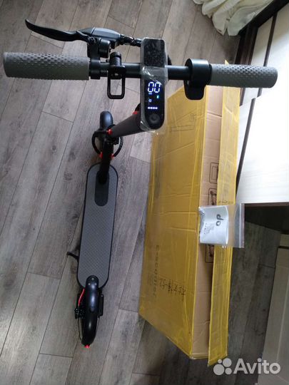 Электросамокат новый M365PRO 350w