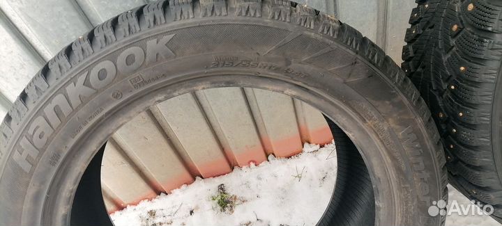 Hankook Winter I'Pike 215/55 R17 94T