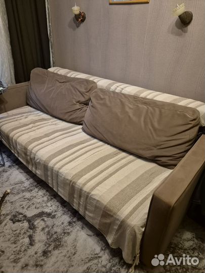 Отличный прямой диван