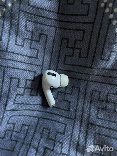 Левый наушник airpods pro