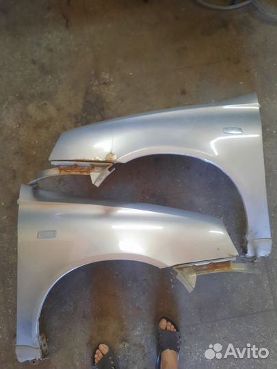 Крыло переднее