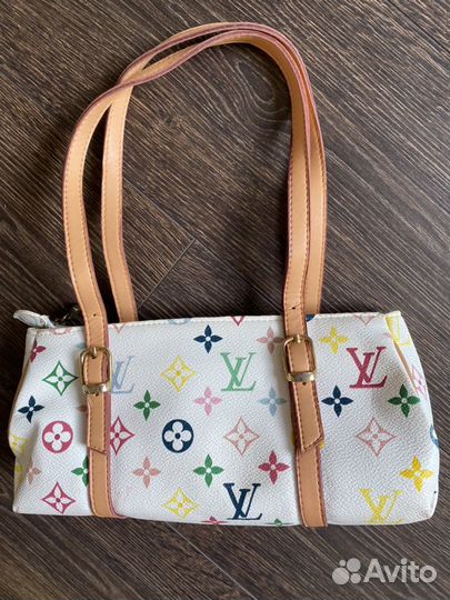 Сумка белая с лого Louis Vuitton