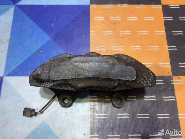 Суппорт передний правый Фольксваген Туарег (2007