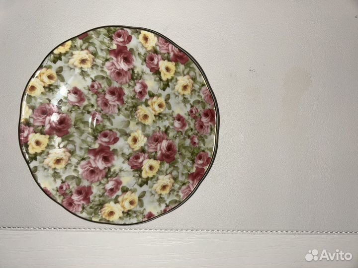 Набор чашек с блюдцами