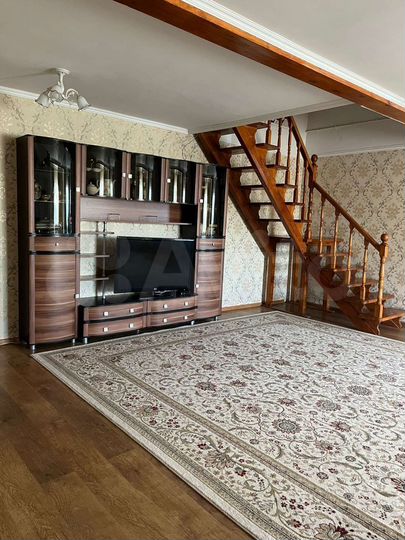 Дом 181 м² на участке 7,5 сот.