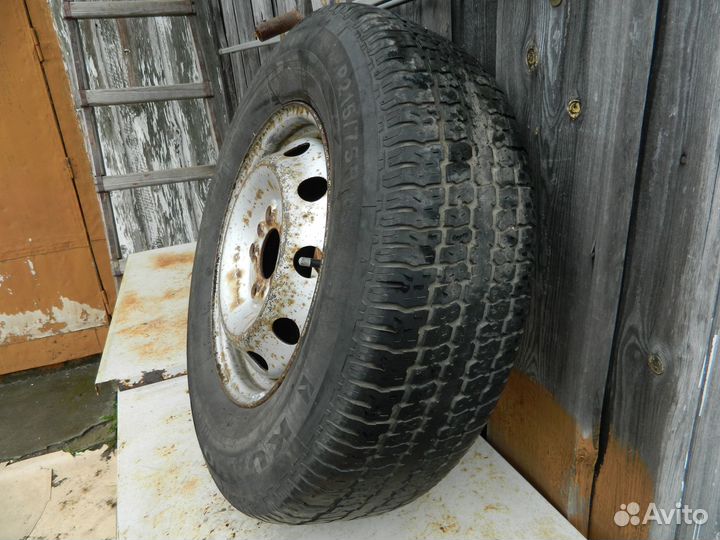 Шина kumho в сборе