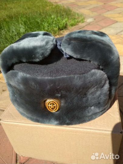 Офицерская зимняя меховая шапка