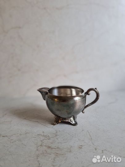 Винтажный комплект сахарница и сливочник