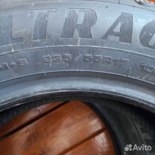 Goodyear UltraGrip Ice 235/55 R17 103T