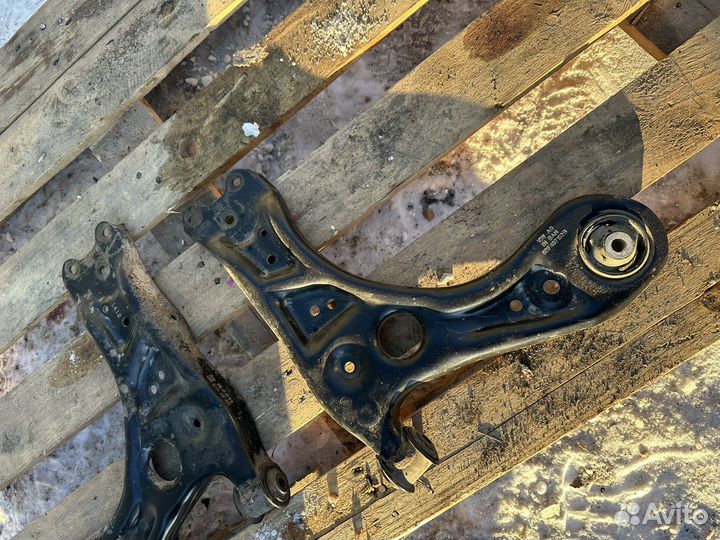 Передние рычаги Volkswagen Polo 5