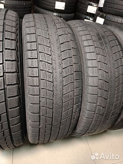 Dunlop Winter Maxx SJ8 235/65 R17 108R