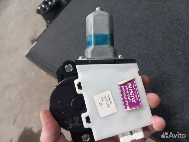 6326048151 привод люка крыши