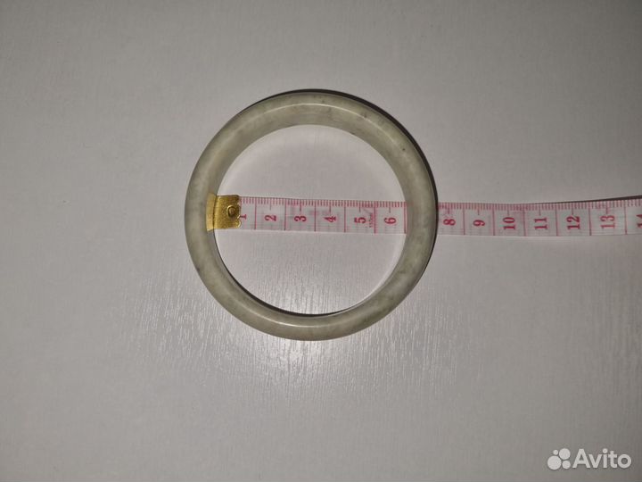 Нефритовый браслет