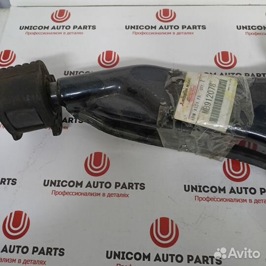 MB912078 Mitsubishi Рычаг передний нижний правый