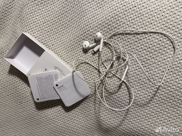 Наушники apple earpods lightning connector