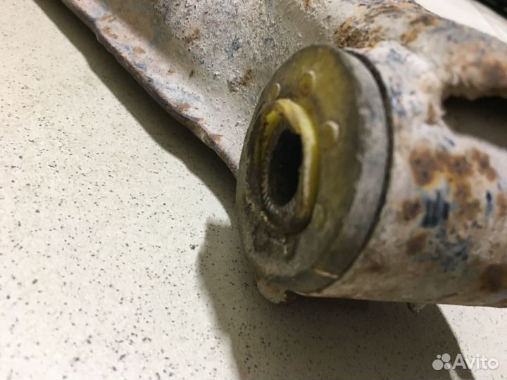 Рычаг передний нижний правый Vitara/Sidekick 1989