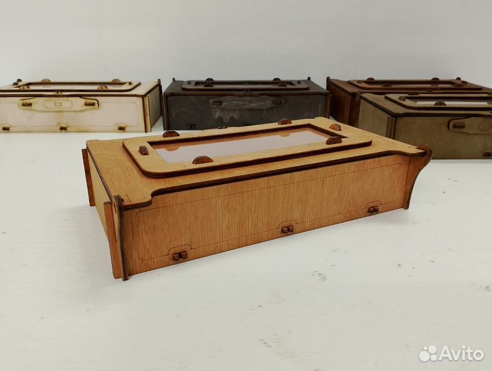 Подарочные коробки, шкатулки