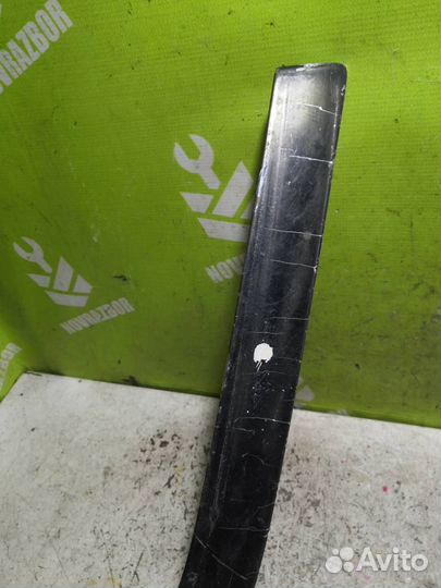 Молдинг бампера передний правый Мерседес Бенз 21