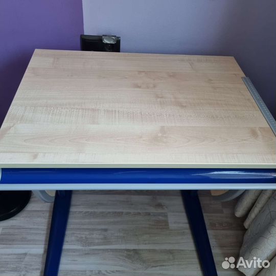 Растущая парта и стул бу