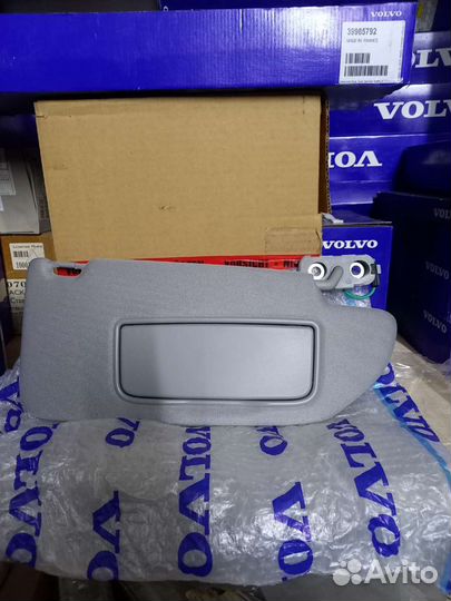 Козырёк солнцезащитный правый Volvo S60 -09